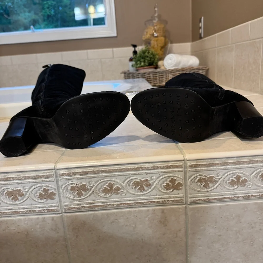 Black suede women’s  Adrienne Vittadini Minuet tall boot.  Size 8 - Picture 10 of 12